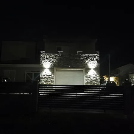 House With Heated Pool & Jacuzzi Apartament *
